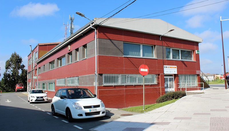 A unidade est situada no edificio municipal de Servizos Sociais